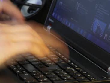Hacker Internet Tastatur Symbolbild