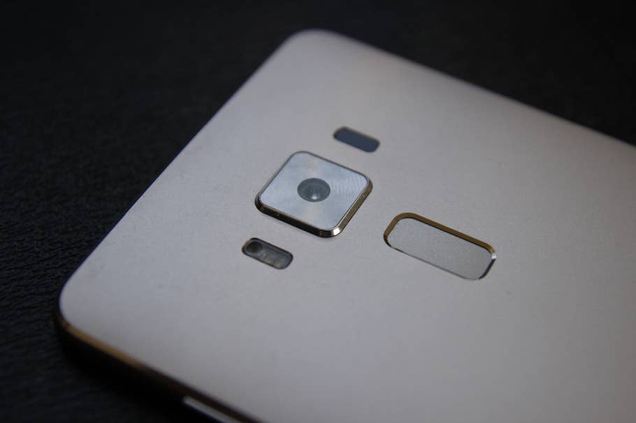 Hands-On-Bilder des Asus ZenFone 3 Deluxe