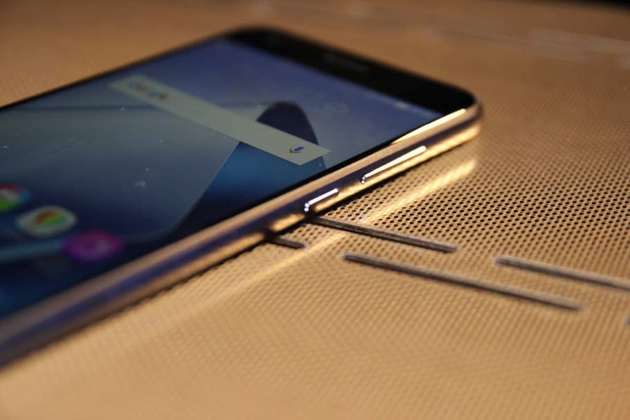 Hands-On-Bilder des Asus ZenFone 4