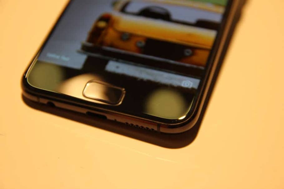 Hands-On-Bilder des Asus ZenFone 4 Pro