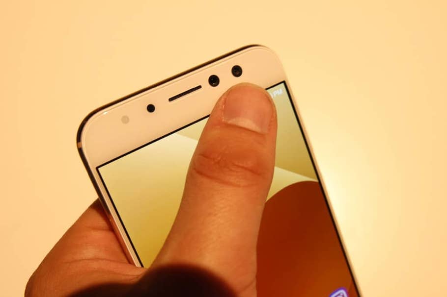 Hands-On-Bilder des Asus ZenFone 4 Selfie Pro