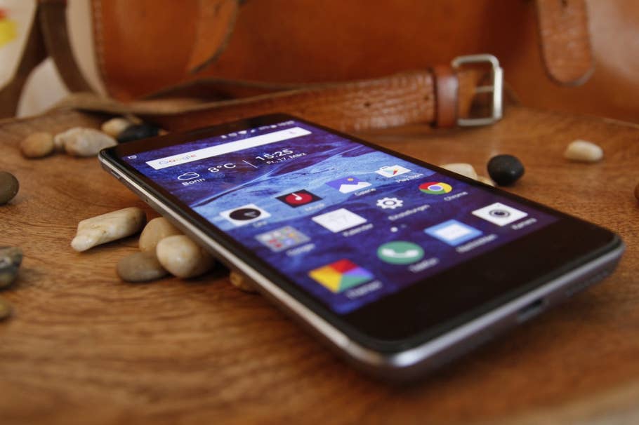Hands-On-Bilder des TP-Link Neffos X1