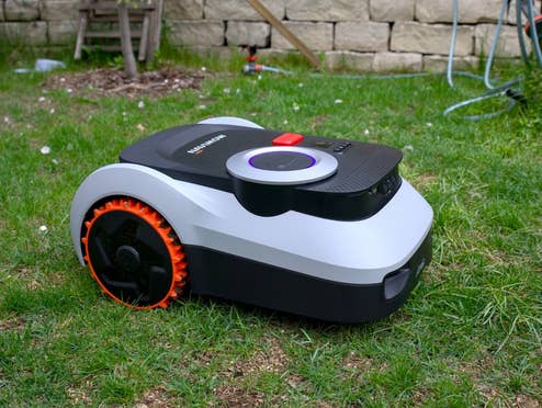 Mähroboter von Segway in näherer Aufnahme