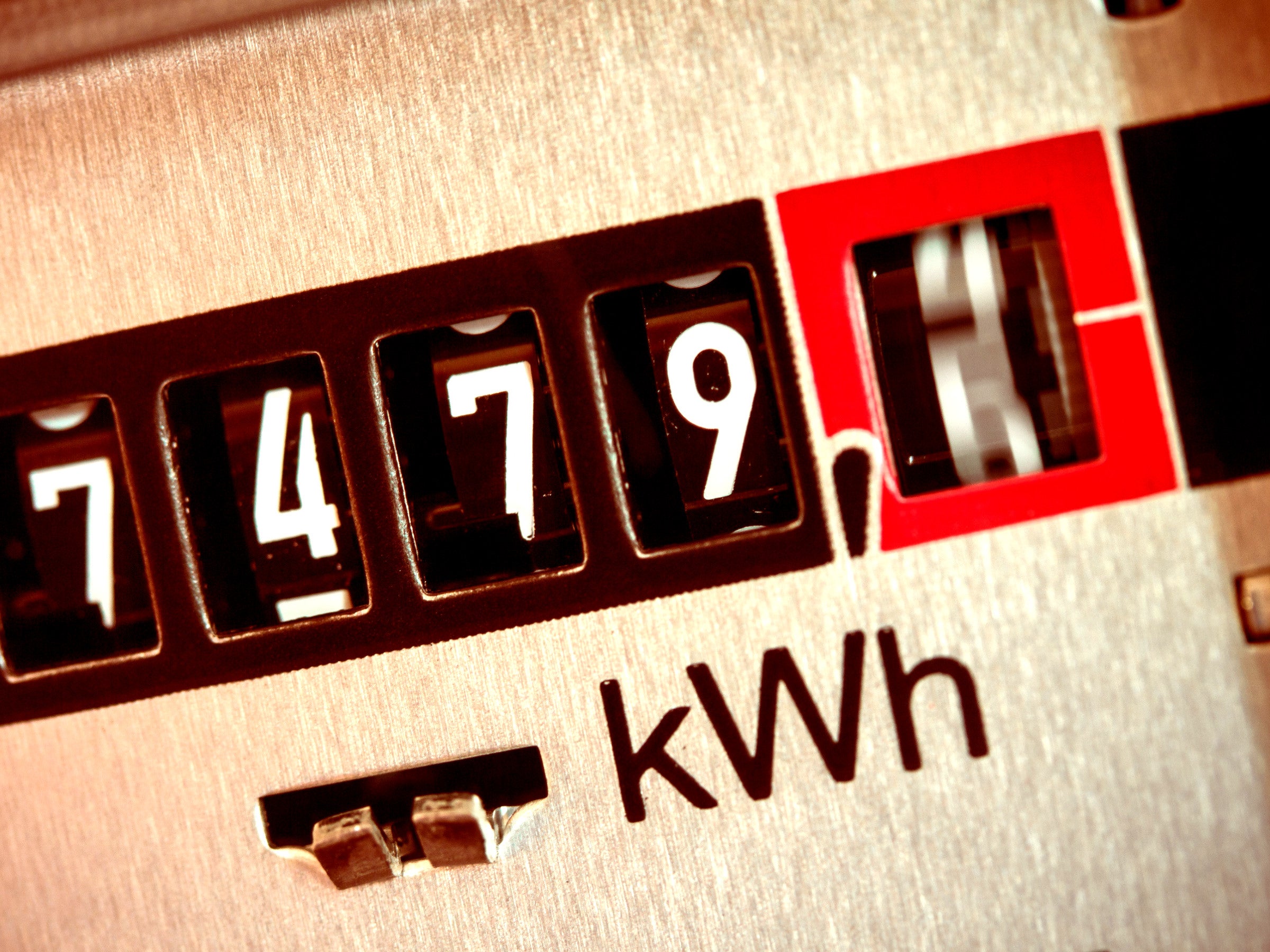 #Schock für Strom-Kunden: Der erste Anbieter verlangt jetzt einen Euro pro Kilowattstunde