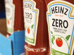 Mehrere Flaschen Heinz Tomatenketchup Zero