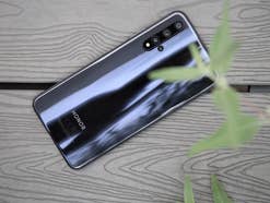 Huawei liefert das Honor 20 mit Android Version: 9.0 Pie aus.