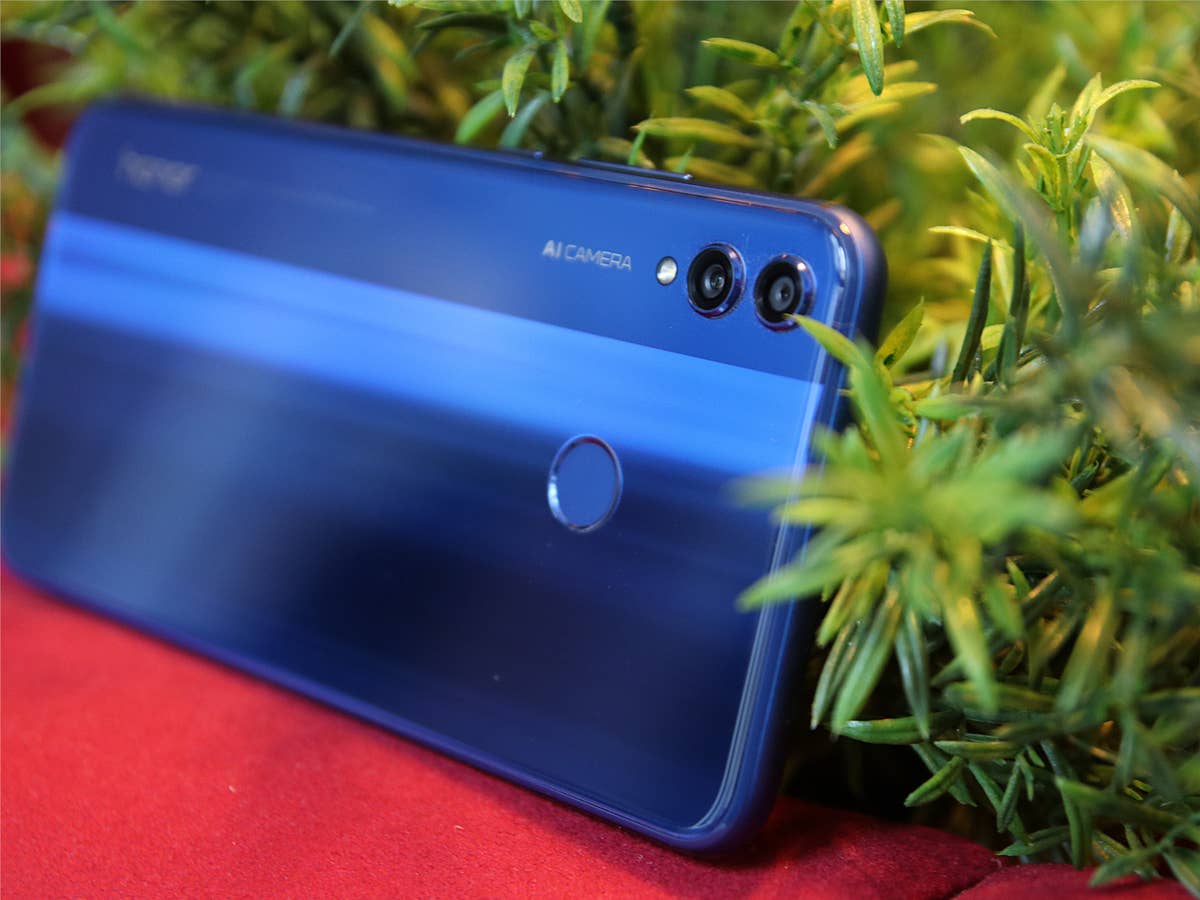 Die Kamera und die Rückseite des Honor 8X im Hands-On