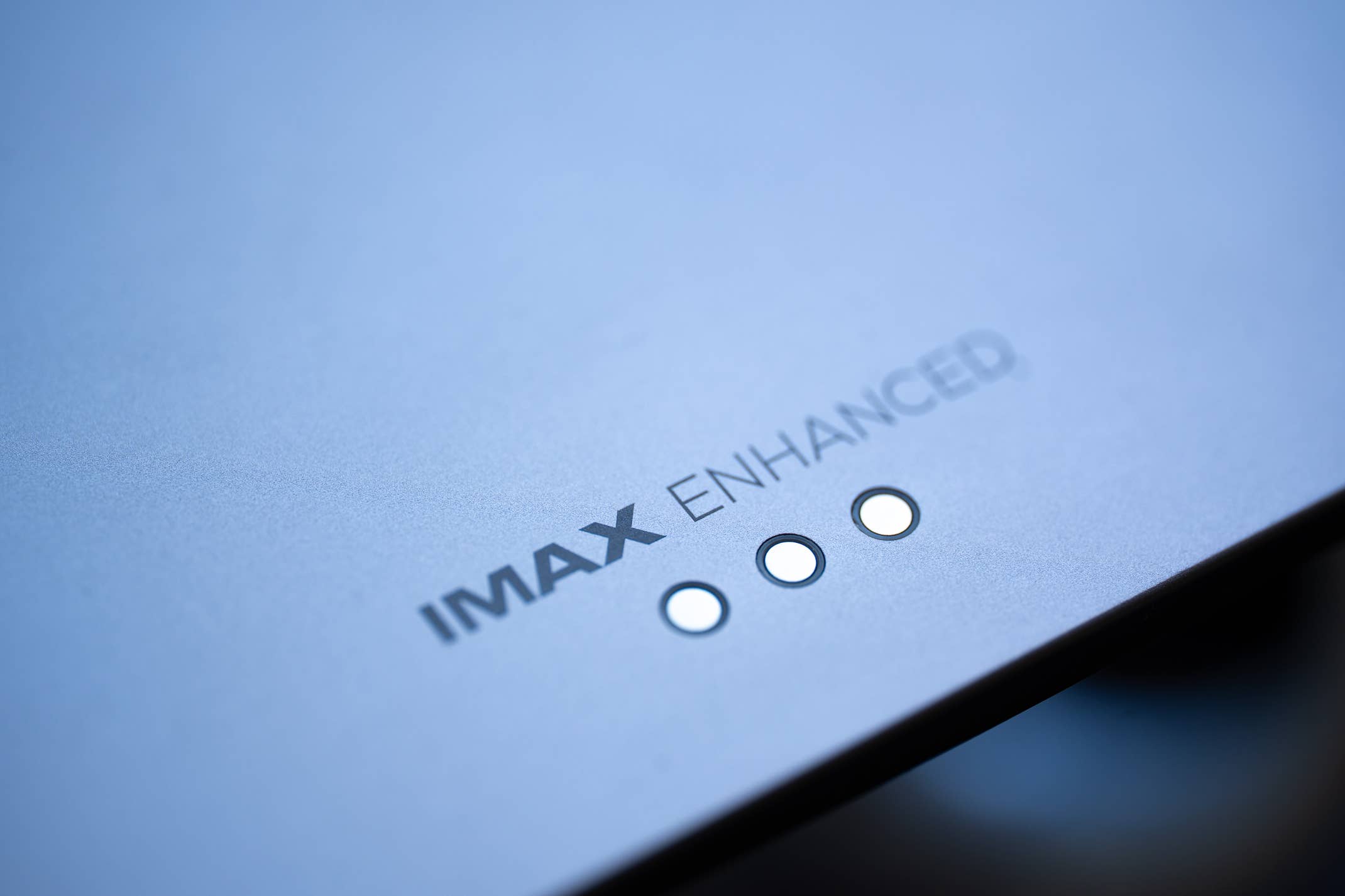 Die Tastaturkontakte des Honor MagicPad 4.