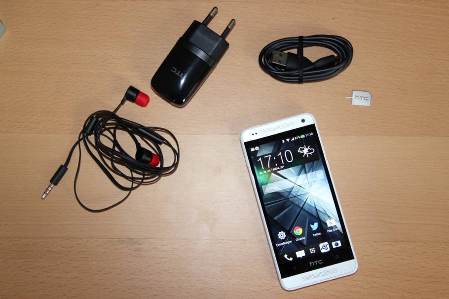 HTC One mini samt Lieferumfang