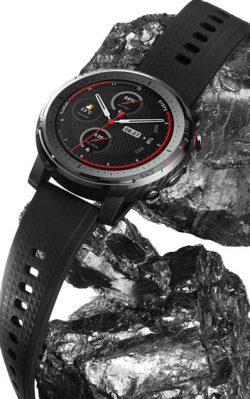 Huami Amazfit Strator 3 auf Steinen abgelegt