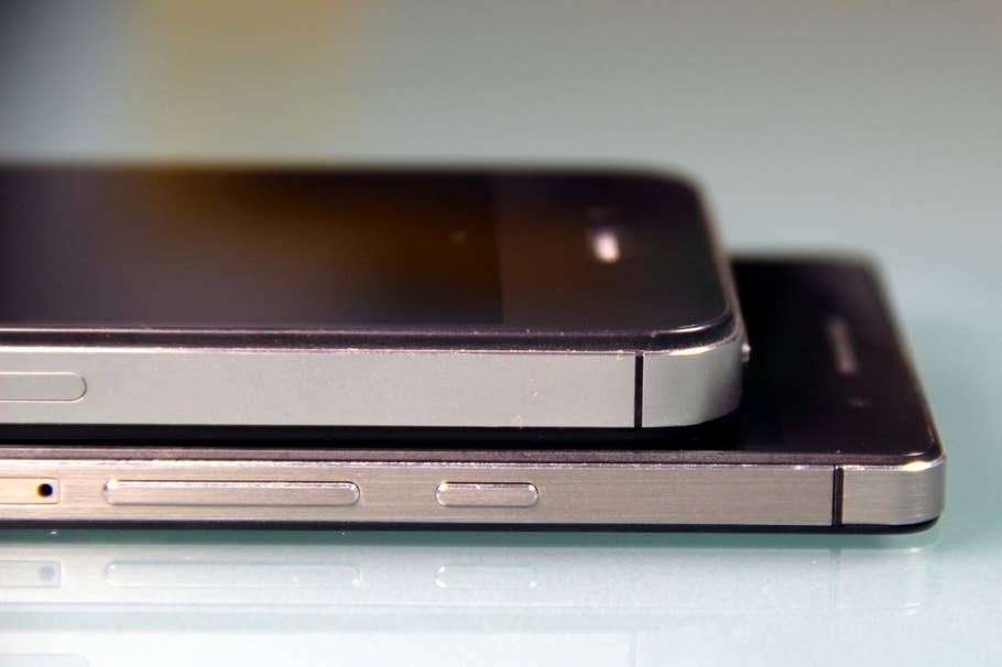 Huawei Ascend P6 im Vergleich mit dem iPhone 4S