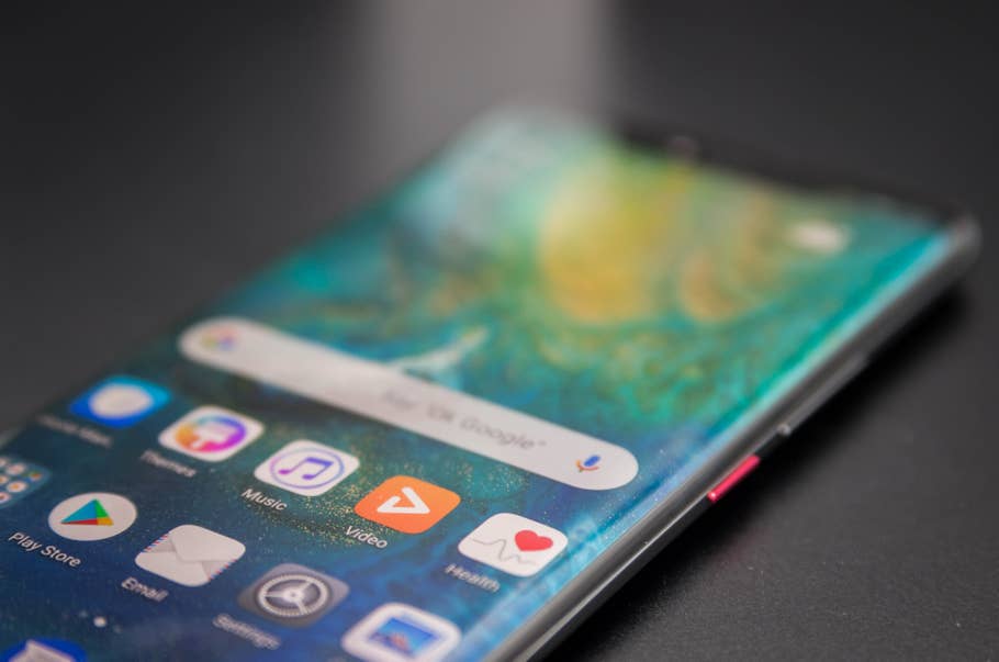 Das Hauwei Mate 20 Pro in der Frontansicht