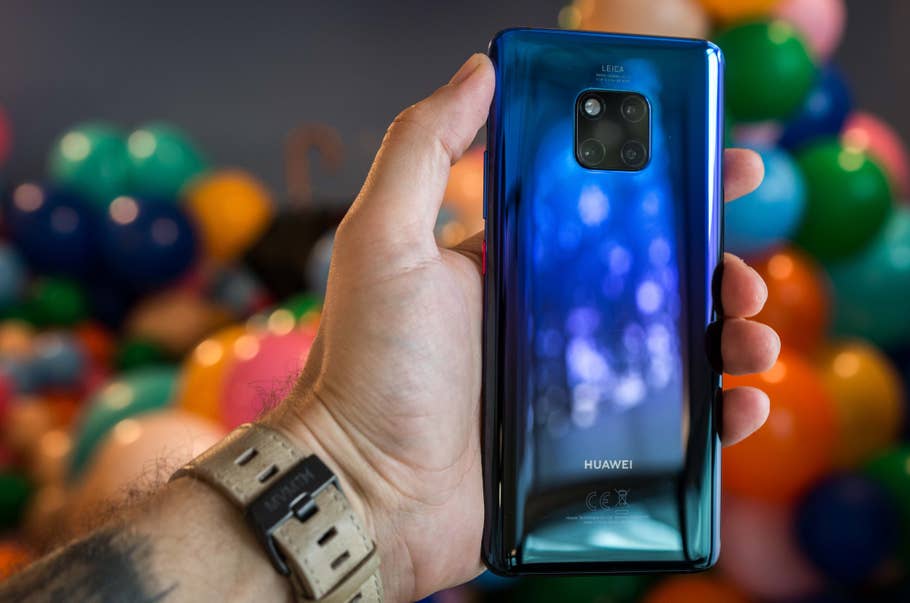 Die Twilight-Variante mit Farbverlauf des Hauwei Mate 20 Pro