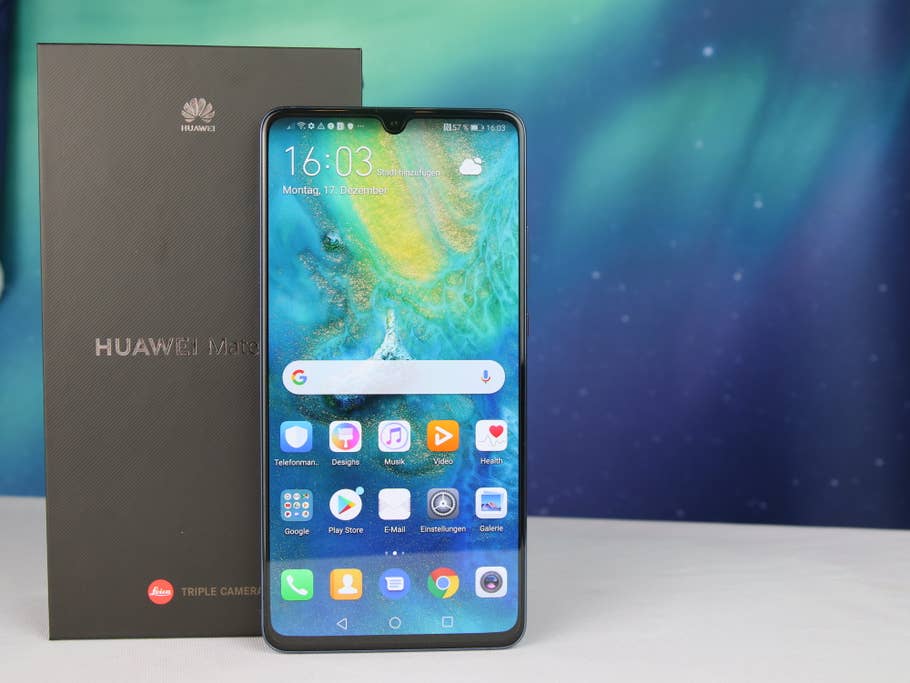 Das Huawei Mate 20 X mit dem Karton