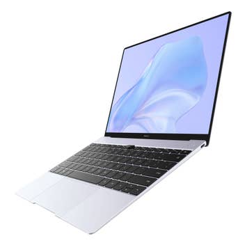 Huawei MateBook X von der Seite