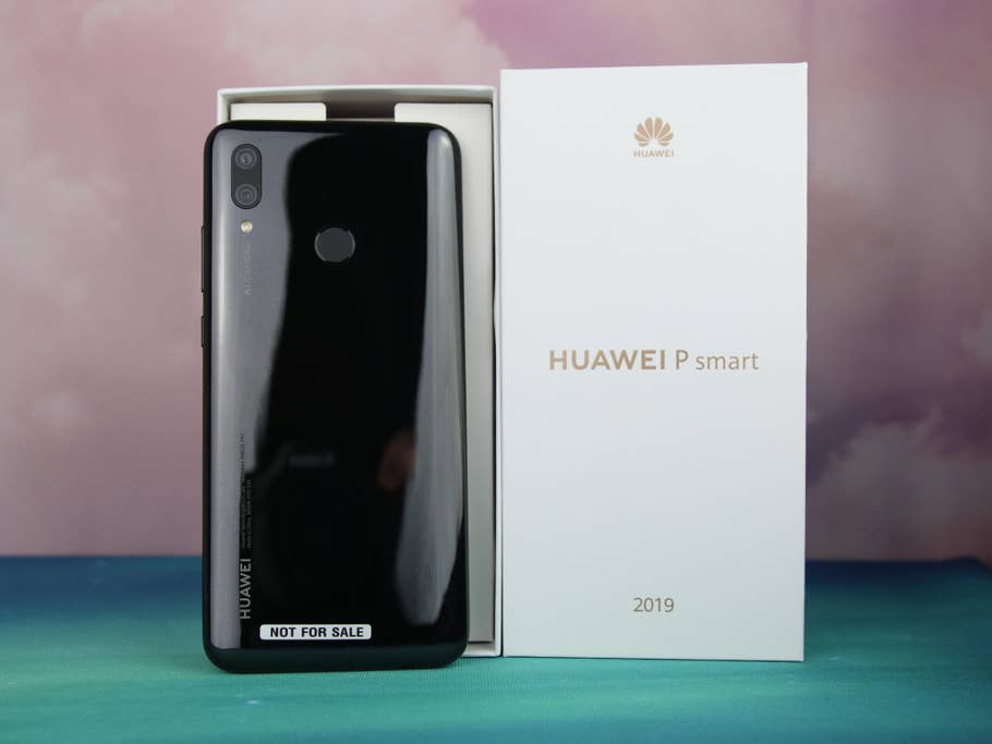 Huawei P Smart 2019 Unboxing 3