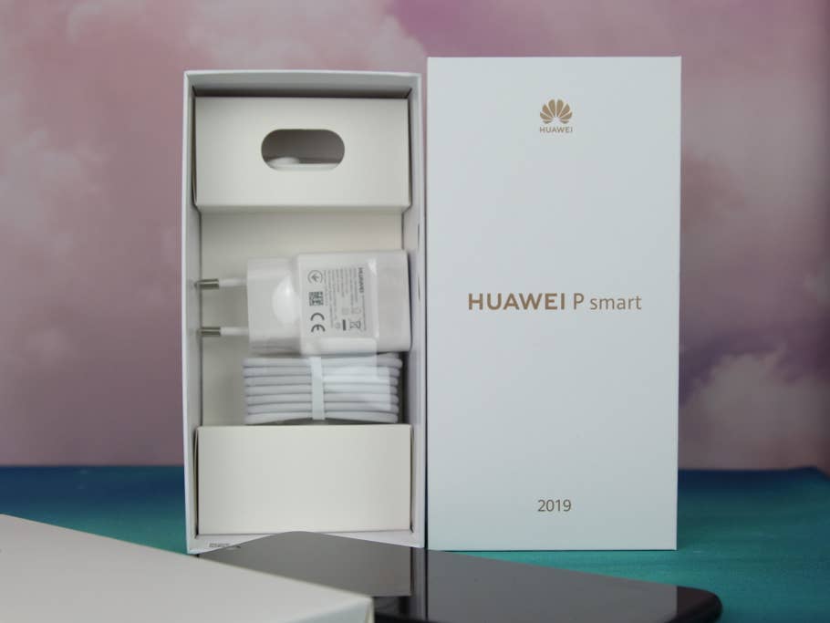 Huawei P Smart 2019 Unboxing 4