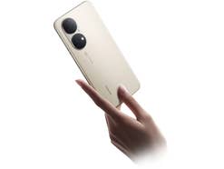 Huawei P50 Huawei P50 in der Hand einer Frau