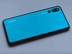 Ein blaues Huawei P20 Pro