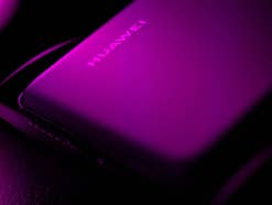 huawei smartphone violett symbolbild