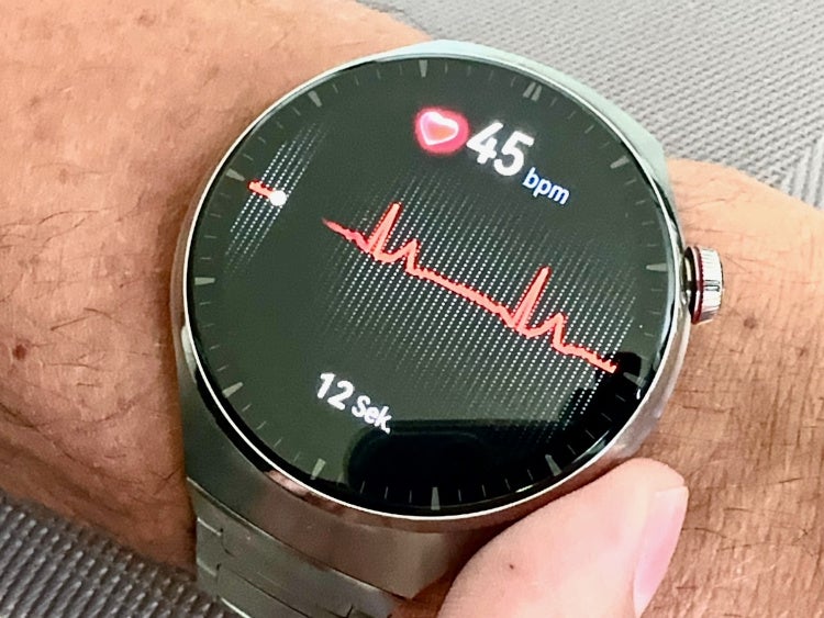 EKG-Erstellung auf der Huawei Watch 4 Pro.