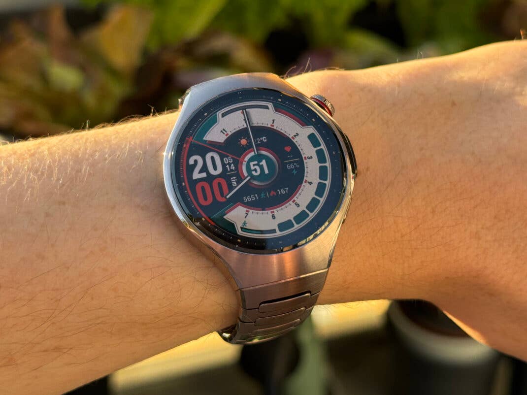 Die Huawei Watch 5 in 42 Millimetern ist auch etwas für schmale Handgelenke