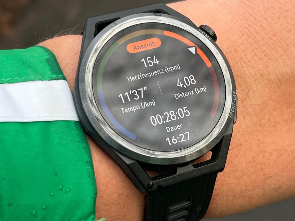 Outdoor Running Anzeige auf der Huawei Watch GT Runner.