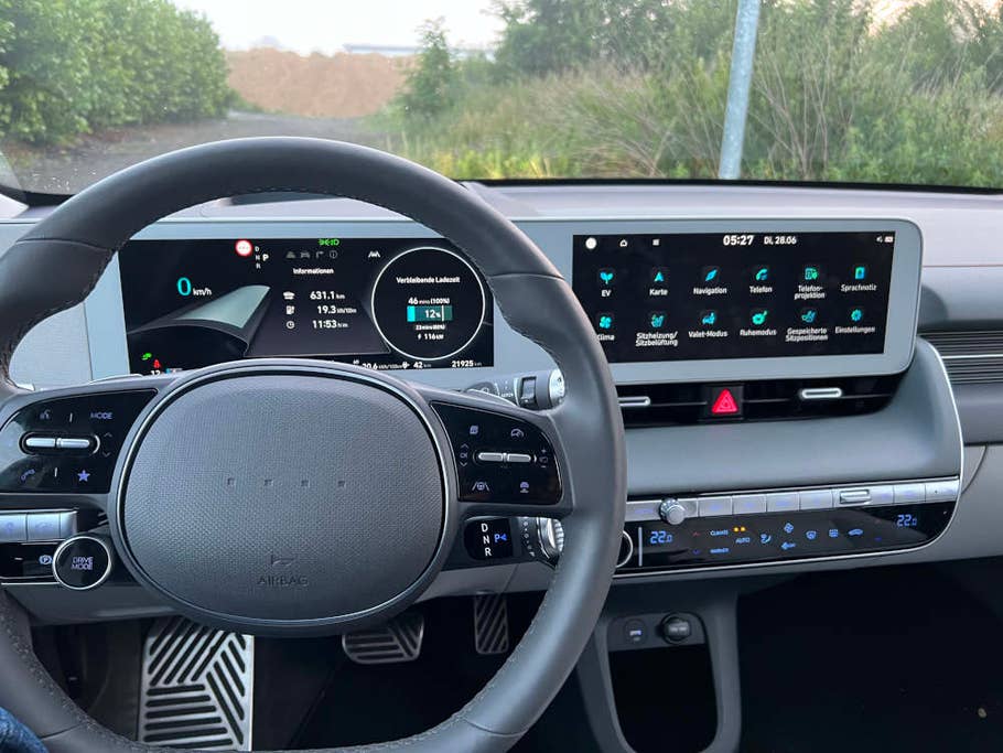 Cockpit des Hyundai IONIQ 5.