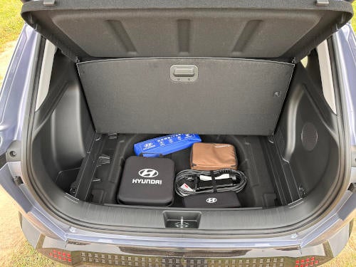 Hyundai Kona Elektro - Staufach im Kofferraum.