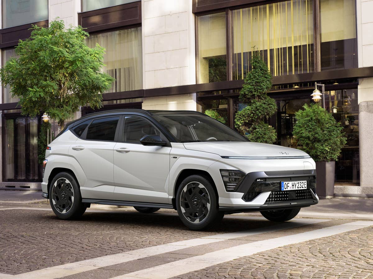 Hyundai Kona Elektro N-Line kommt: Jetzt wird's sportlich! Hyundai Kona Elektro N-Line in der Front-Seiten-Ansicht.