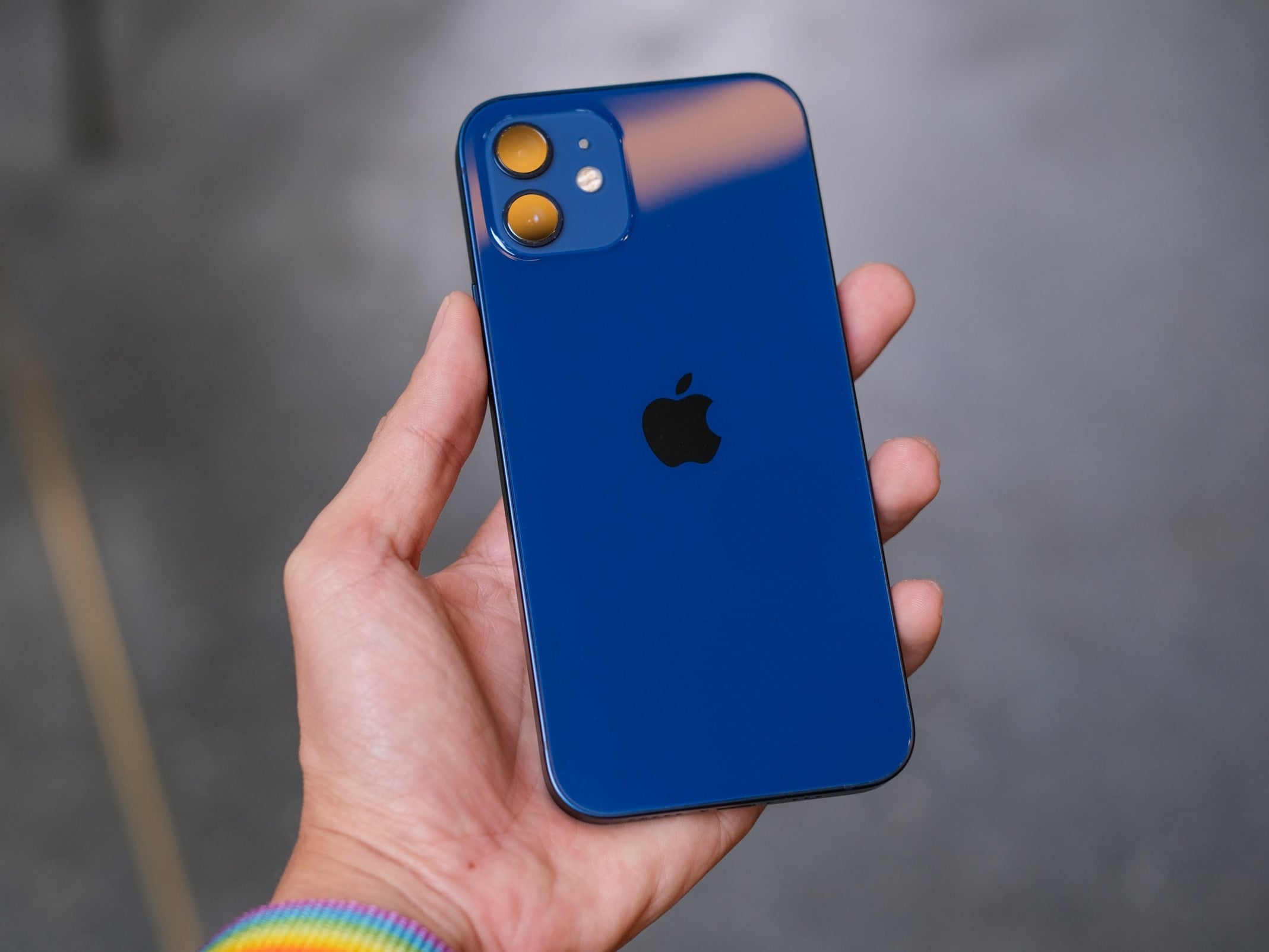 iPhone 12 Zubehör von Hama: 3 Must-haves für dein Apple