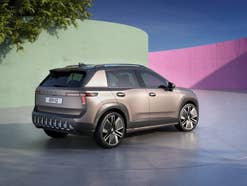 Skoda Epiq Showcar in der Heckansicht von der Seite.
