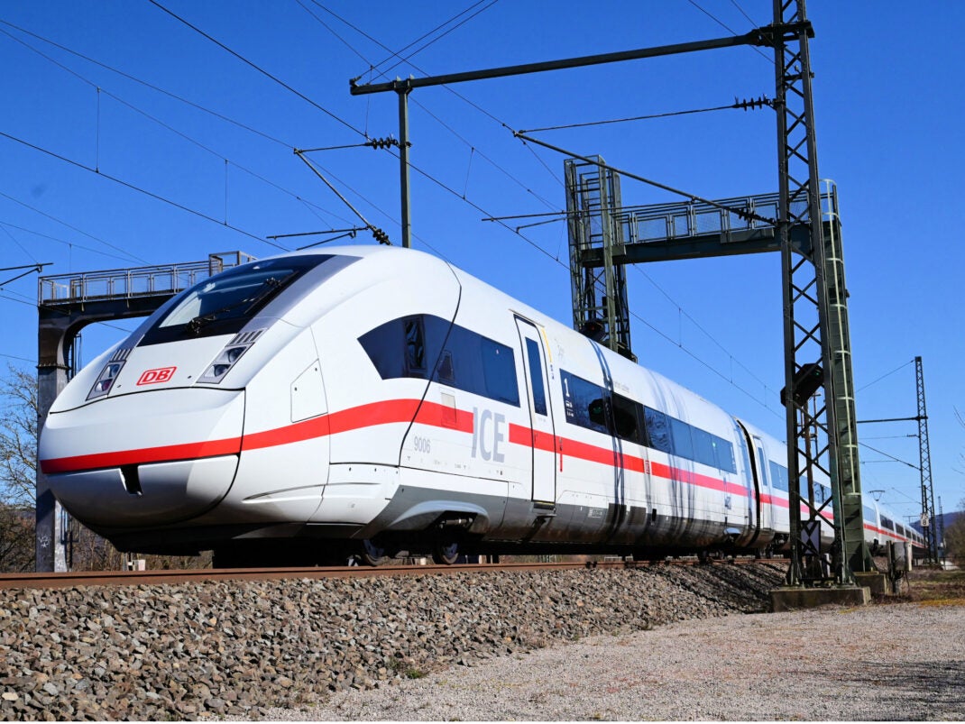 Bahn schenkt 1,2 Millionen Kunden BahnCard-Rabatt Bahn schenkt 1,2 Millionen Kunden BahnCard-Rabatt