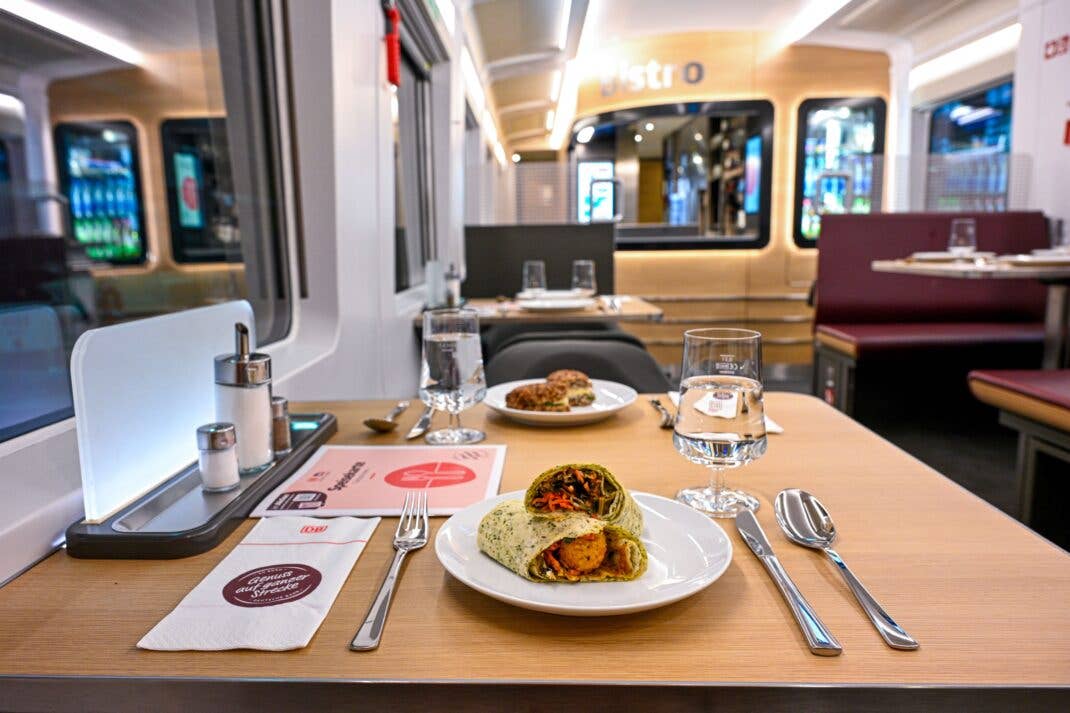 Bordrestaurant und Bordbistro im ICE L