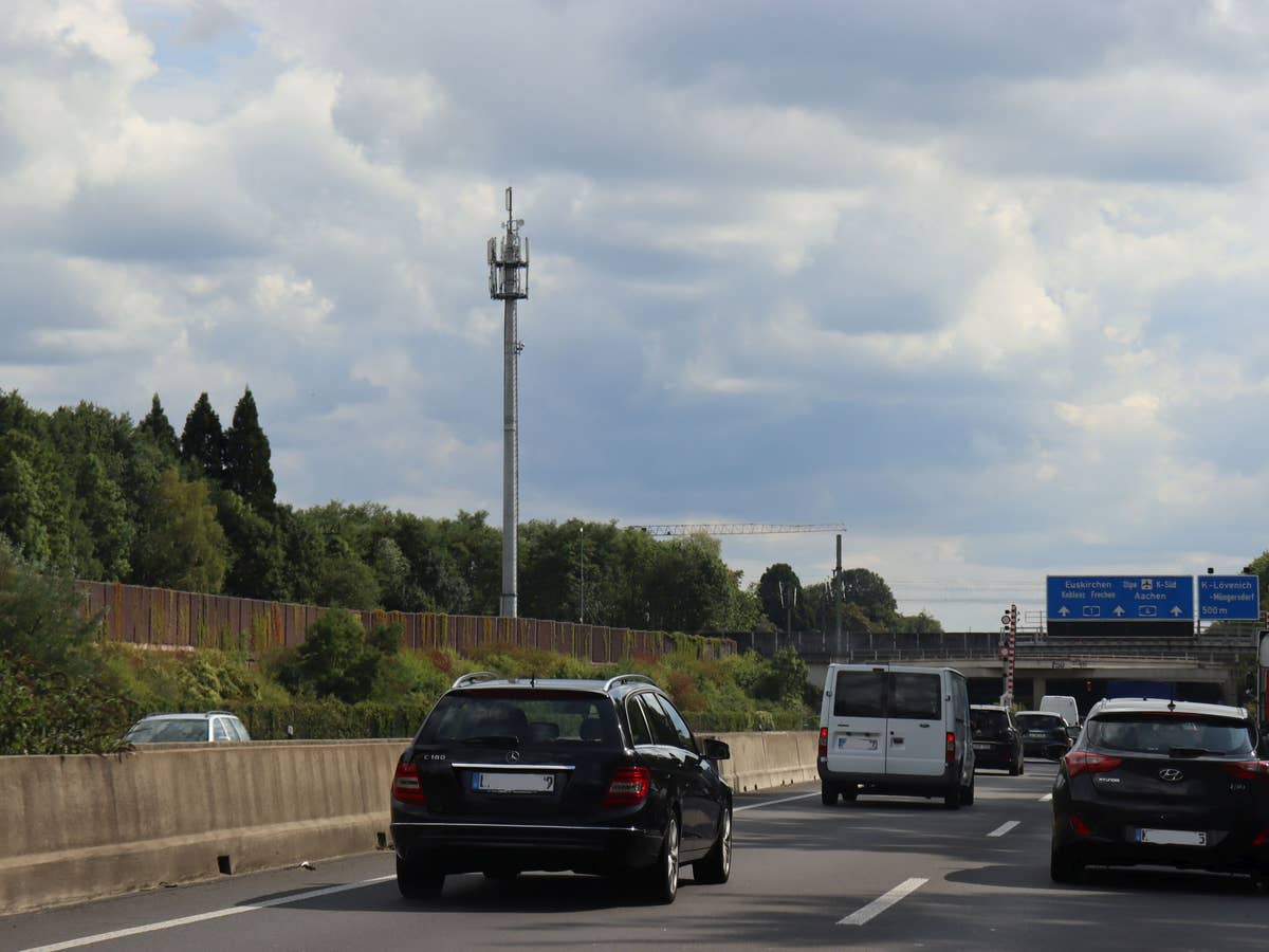 Vodafone verspricht besseres Netz an der Autobahn Vodafone verspricht besseres Netz an der Autobahn