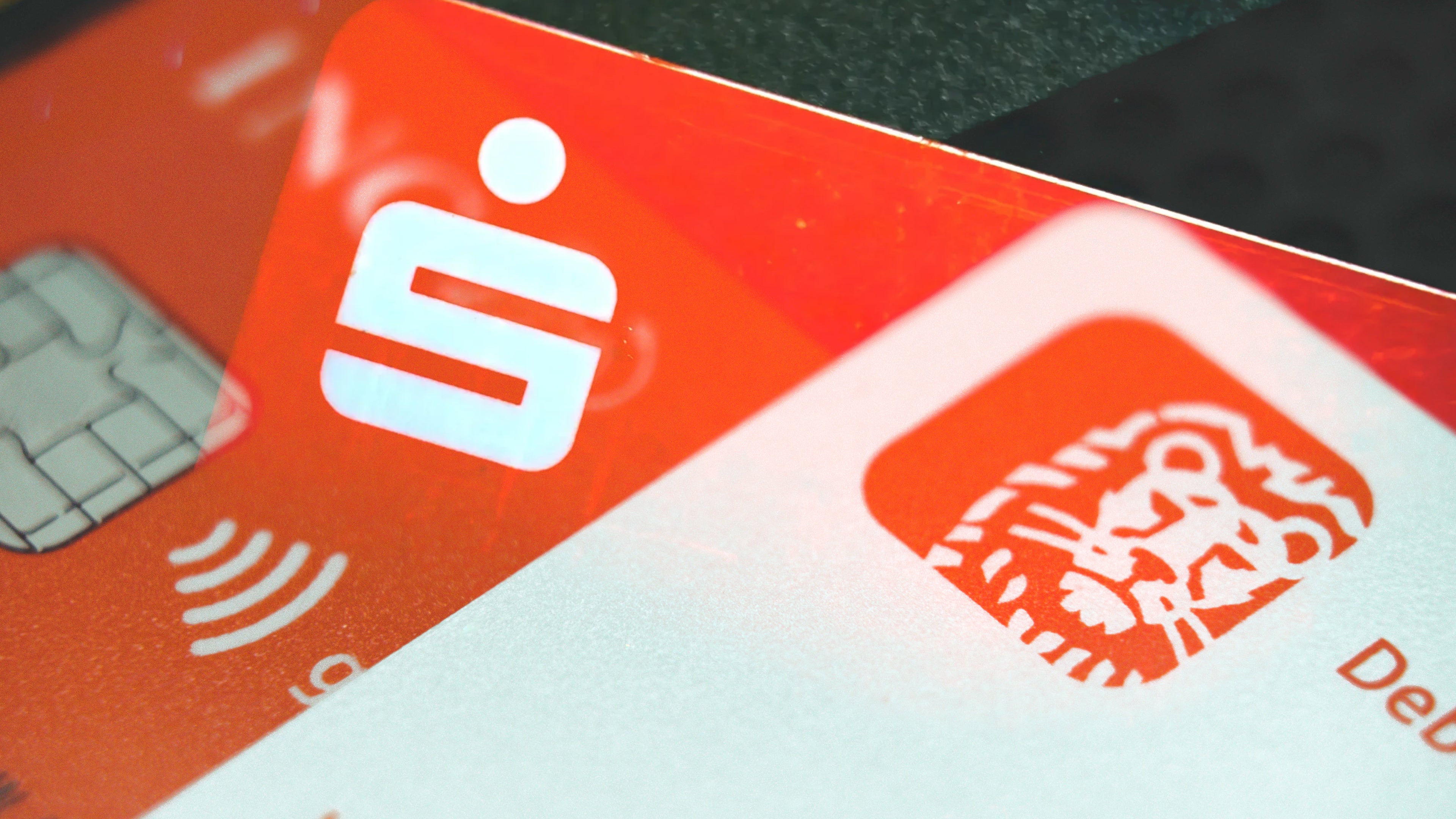 ING verspricht ein günstiges Altersvorsorgedepot: Bei der Sparkasse bleiben 2.700 Euro mehr übrig