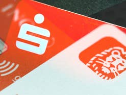 ING verspricht ein günstiges Altersvorsorgedepot: Bei der Sparkasse bleiben 2.700 Euro mehr übrig