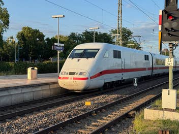 Ein ICE der Deutschen Bahn