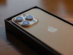 Apples iPhone 13 Pro in Gold
