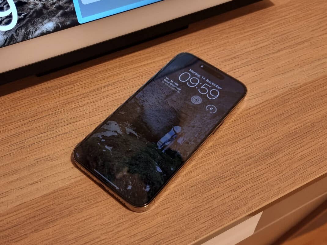 Das Display des iPhone 14 Pro Max im AOD-Modus