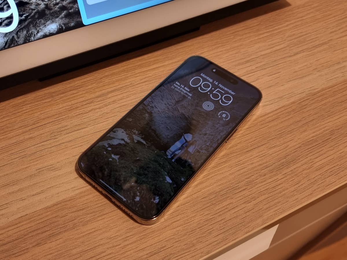 Das Display des iPhone 14 Pro Max im AOD-Modus