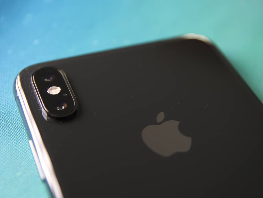 Kamera und Apple-Logo des iPhone XS Max.