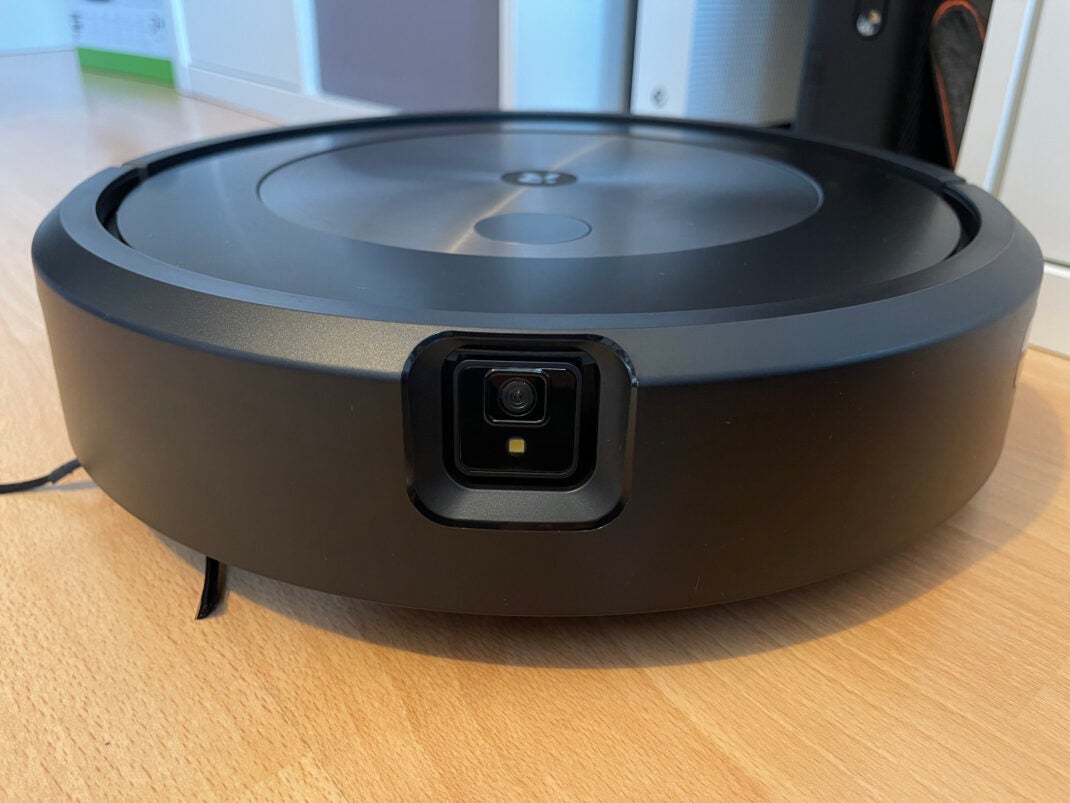 iRobot Roomba j7+ mit Kamera im Fokus