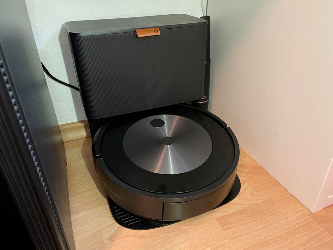 iRobot Roomba j7+ mit Auto-Entleerungsstation