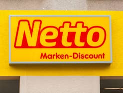 Netto-Logo an einer Netto-Filiale.
