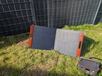 Jackery Explorer 500 v2 und Solarsaga 100