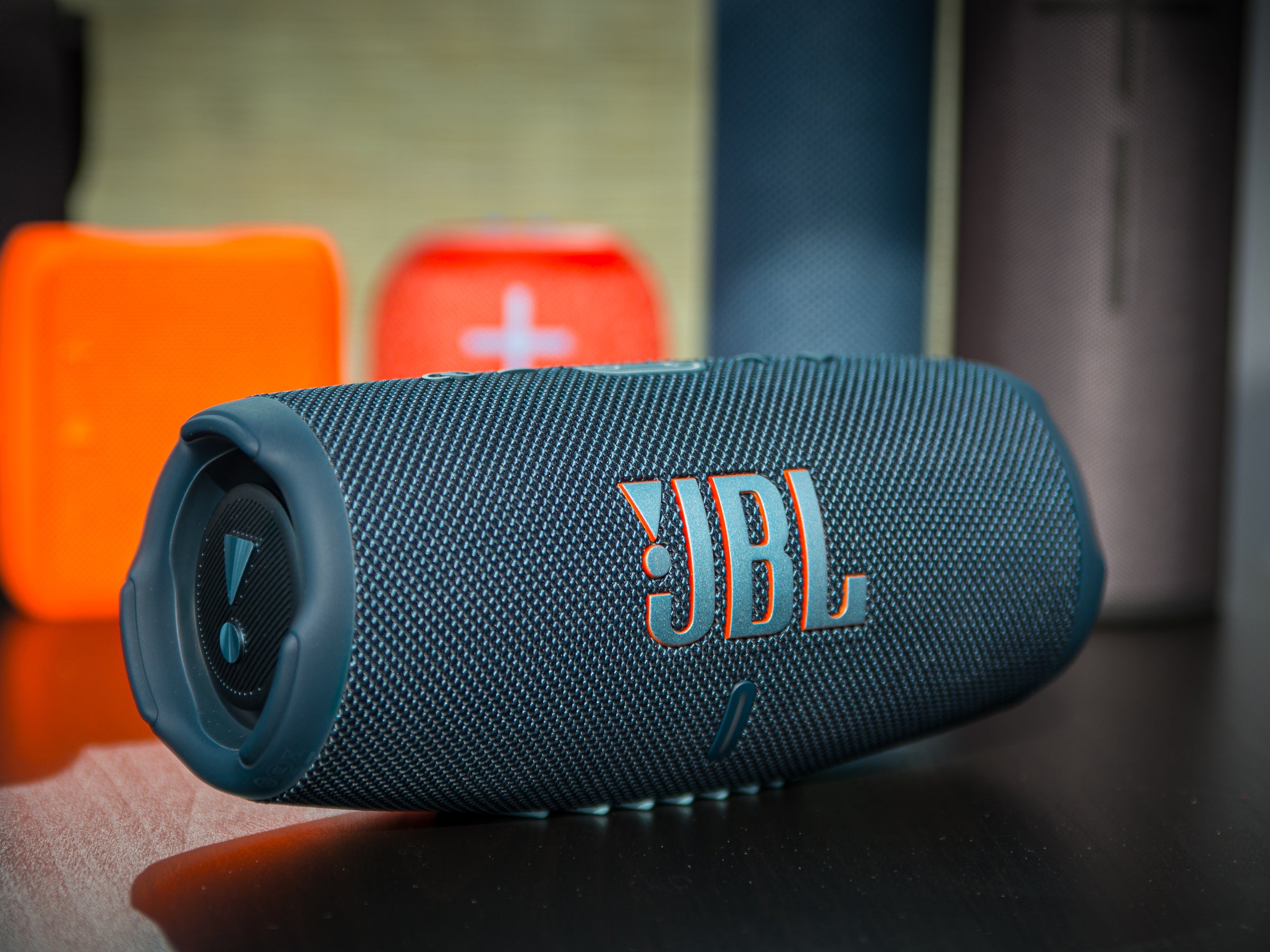 Für 180 Euro bekommst du den JBL Charge 5, einen der besten Lautsprecher 2021