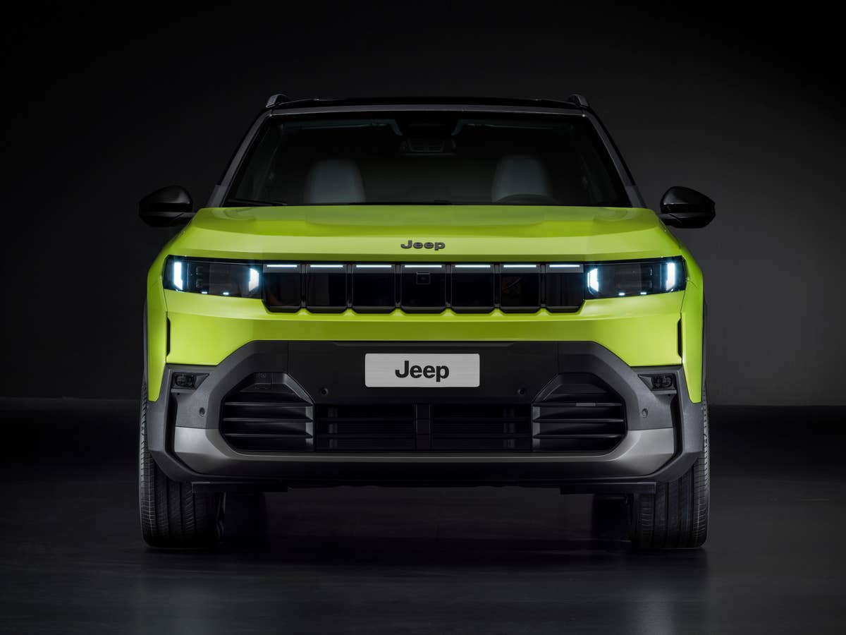 Jeep Compass (2025) in der Frontansicht.