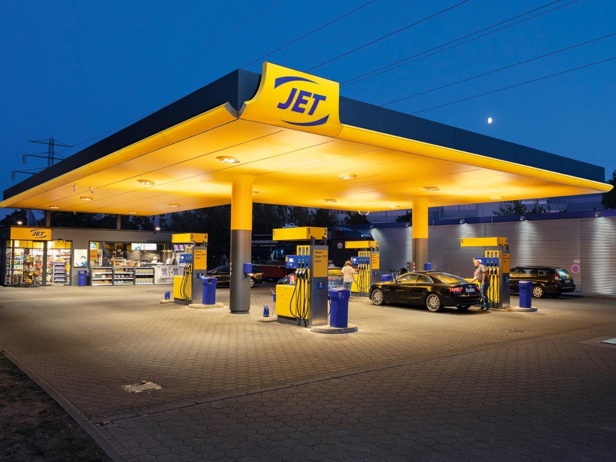 Mit dem Handy jetzt auch an Jet Tankstellen bezahlen