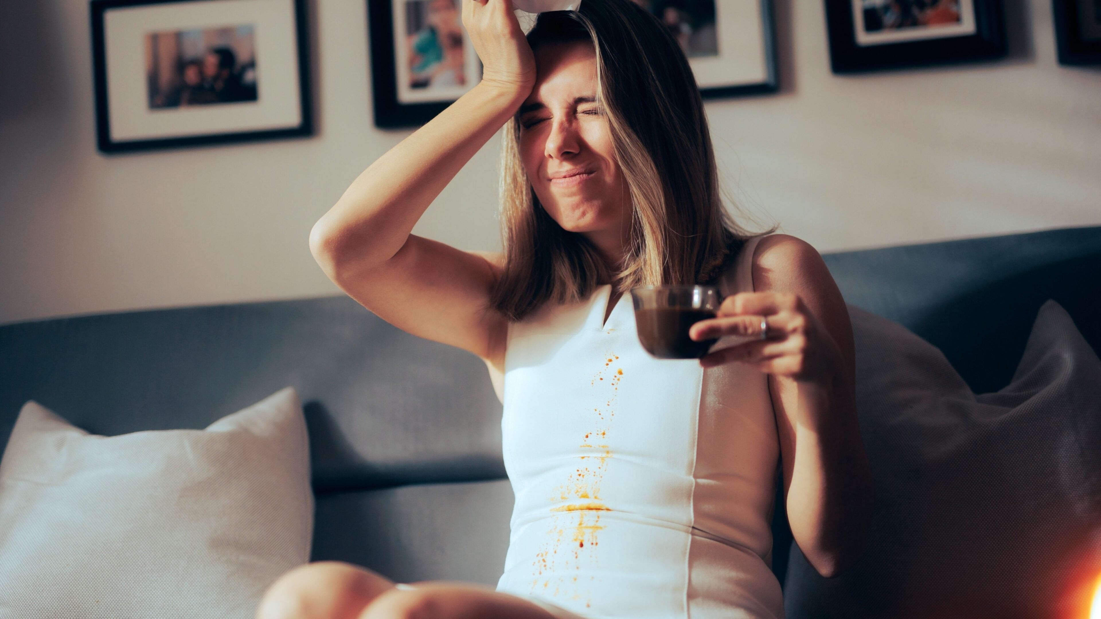 Kaffeefleck-auf-dem-Sofa-Dieser-Polsterreiniger-regelt-das-jetzt-mit-gro-em-Rabatt